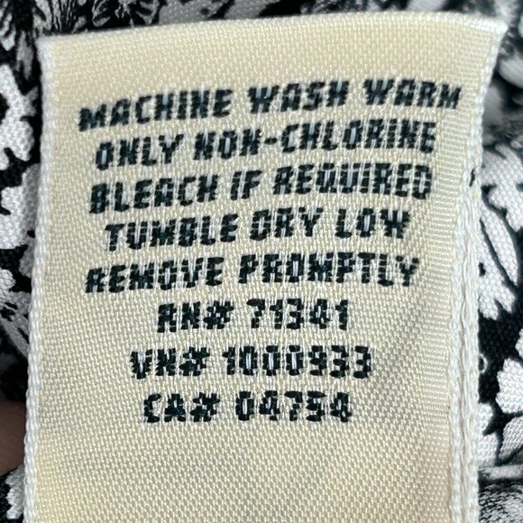 L.L. Bean Wrinkle-Free Pinpoint Oxford Womens 2X Plus Shirt Floral Print - Picture 6 of 6